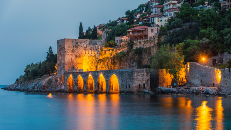 Alberto Toshio Murakami apresenta um guia essencial para viajar à Itália, com dicas sobre a melhor época, clima e custos para planear a viagem ideal.
