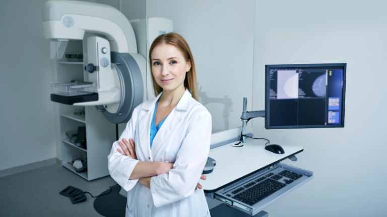 Por que o treinamento da equipe de mamografia é a expressão máxima do cuidado com a paciente? Entenda por que o treinamento da equipe de mamografia, na visão de Vinicius Tadeu Sattin Rodrigues, representa o mais alto nível de cuidado, segurança e acolhhimento à paciente.